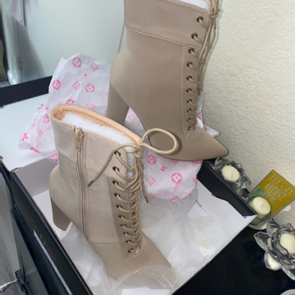 Mariah Bootie - Picture 2 of 3